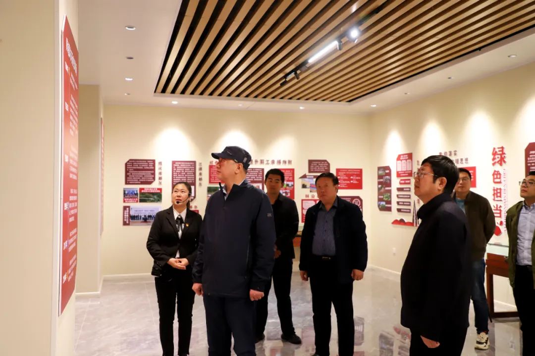 闫宏光深入林区中部调研主题教育等工作