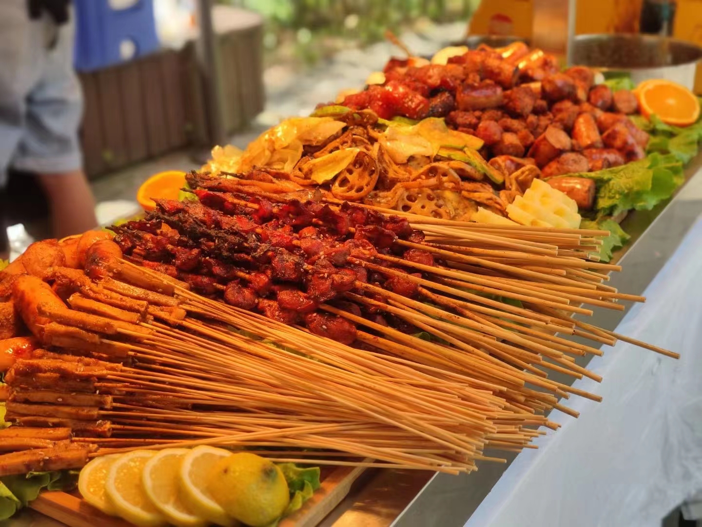 楼盘自助餐供应|房地产烧烤暖场|五一美食节供应