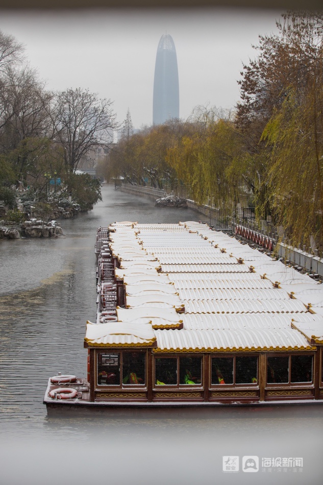 济南黑虎泉雪景图片