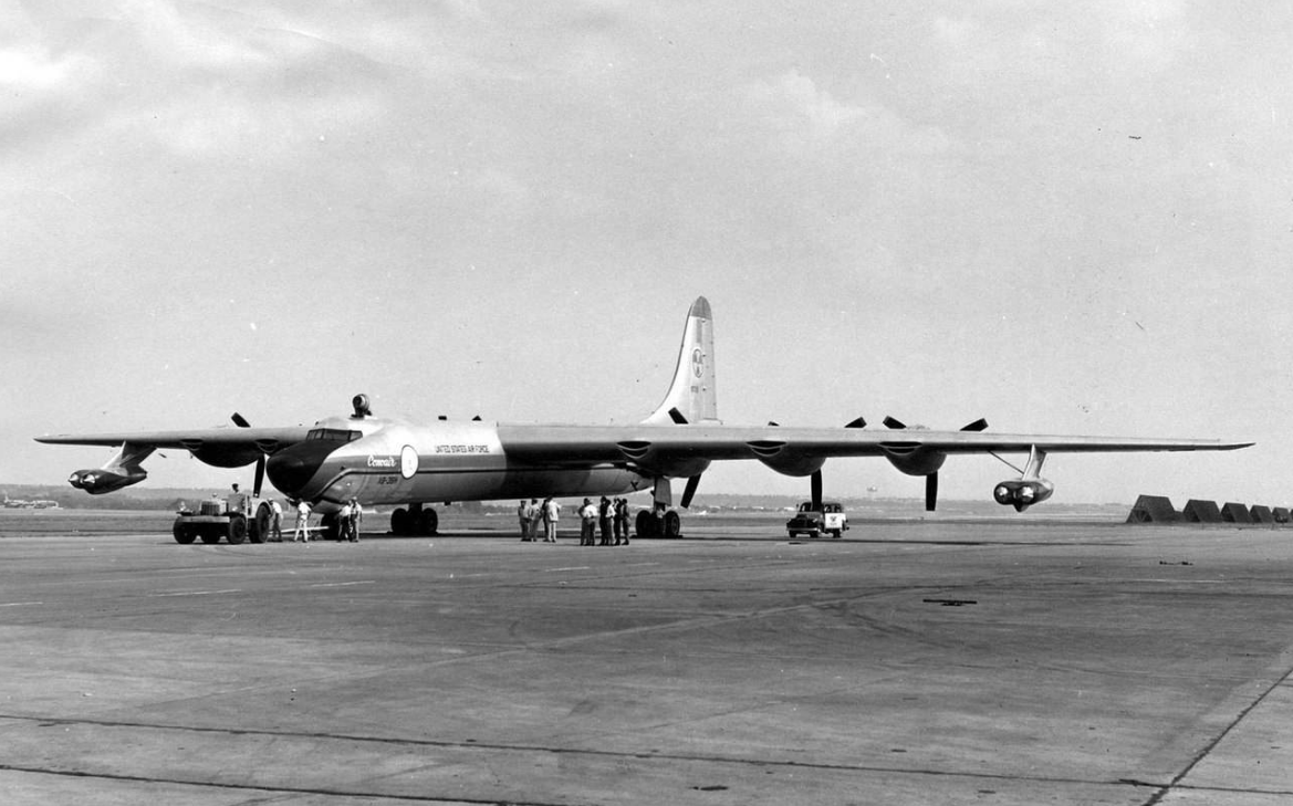 世界上航程最长的轰炸机,可绕地球飞行80圈,没有哪一国家敢击落