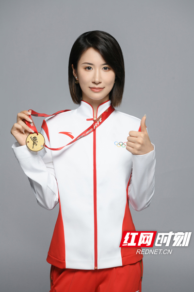 国际跳水冠军赵沁心代言俏妃纤小主
