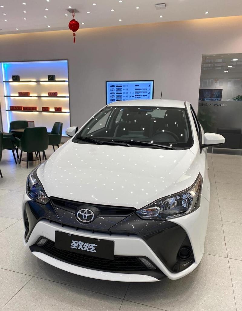 省油两厢车最建议买