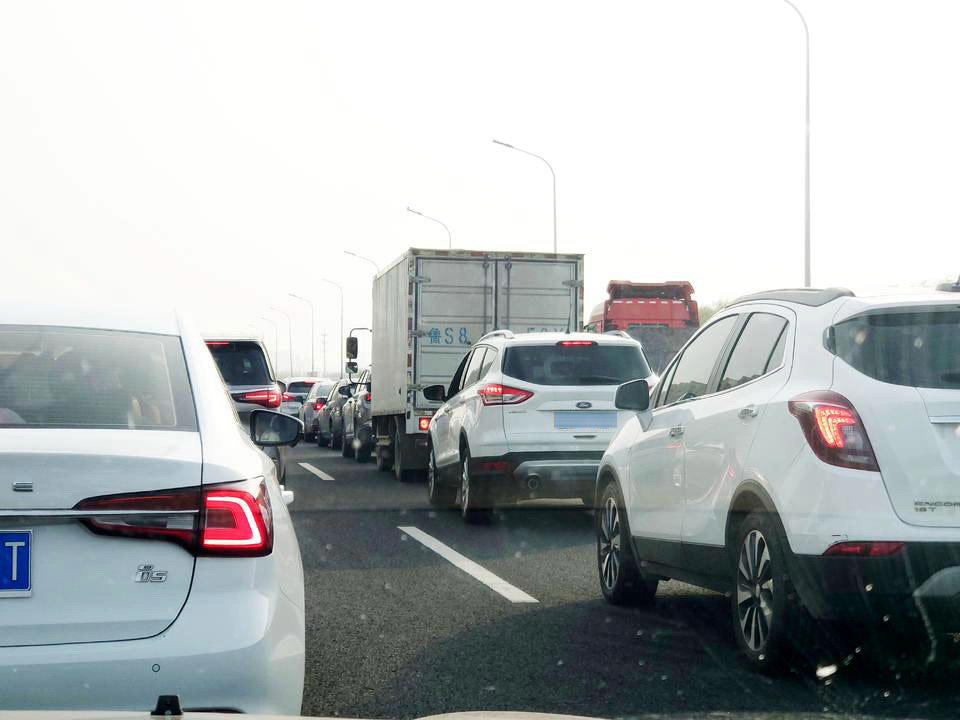 清明假日最后一天,济南北部高速公路发生严重拥堵