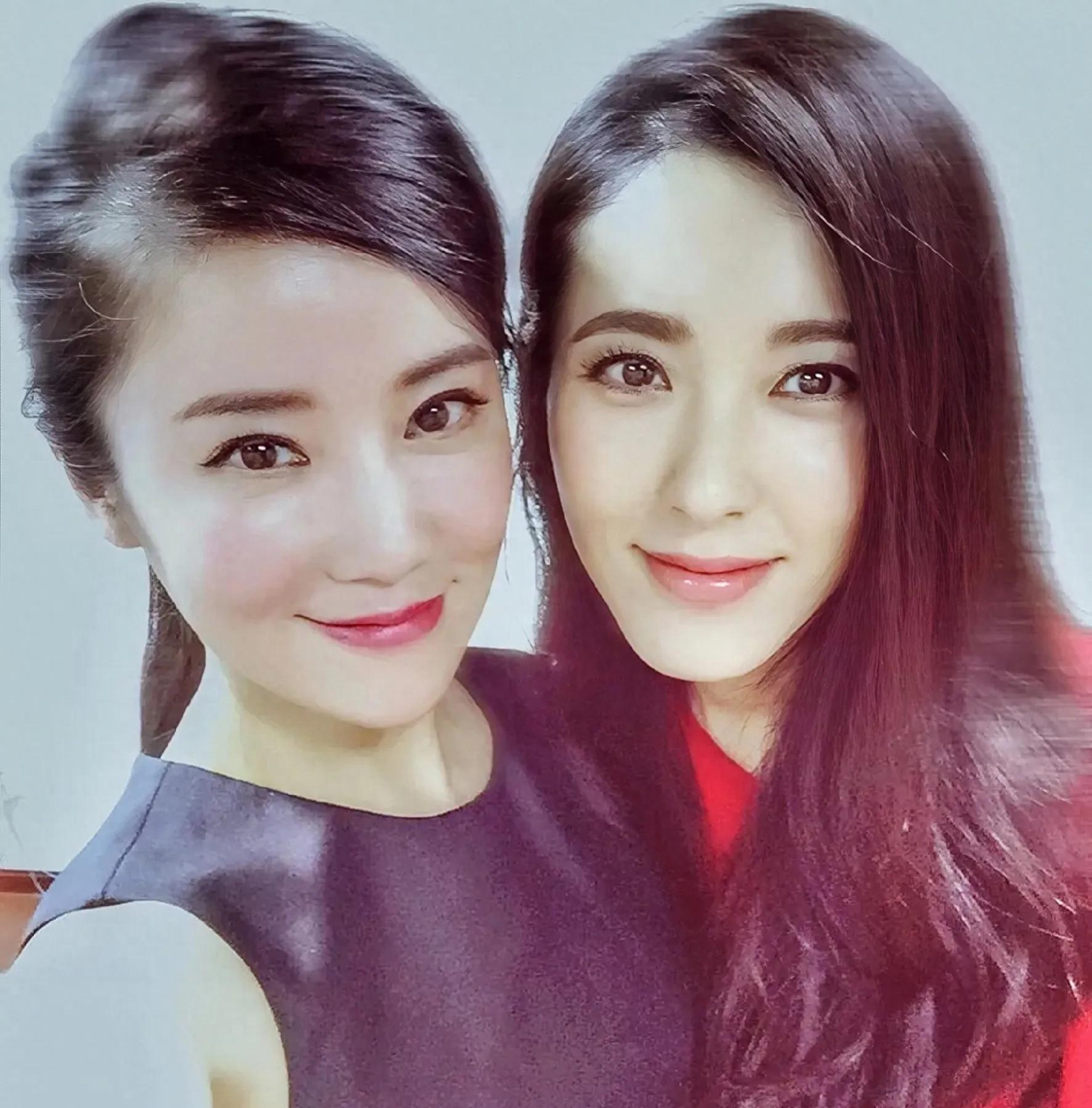 张彤:赵本山小品中最美女配角,年轻时候光看她腿了