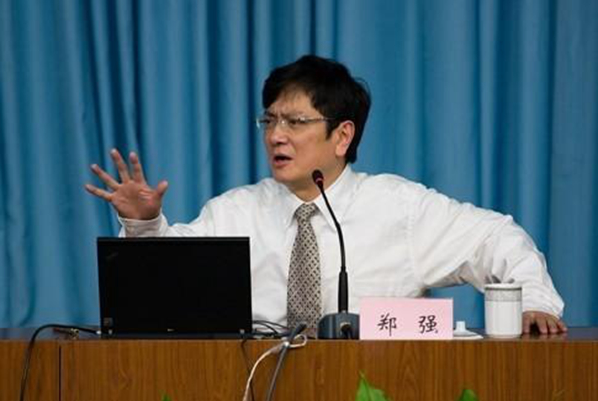 要不要把英语踢出高考?浙江大学郑强教授的一席话,引起家长赞同