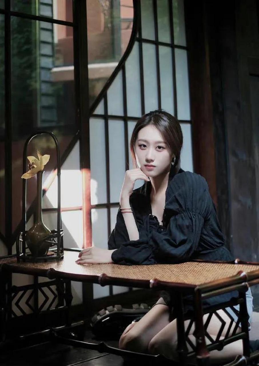 吴前的女朋友真的还是假的,秀气精致女孩,吴前有福啦,人生这是要达到