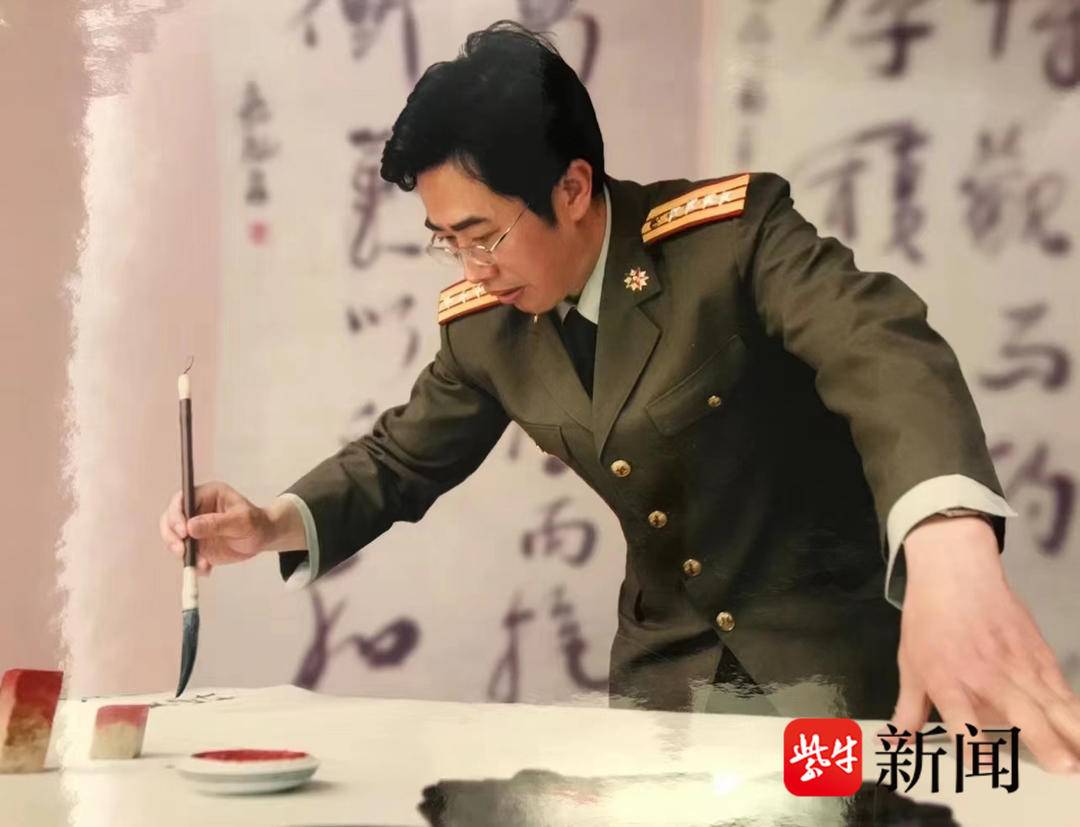 扬子晚报老友,著名书法家丁嘉耕清明回乡省亲,娃娃如何学书法?