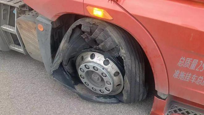 汽车轮胎这个样子可以上高速吗?