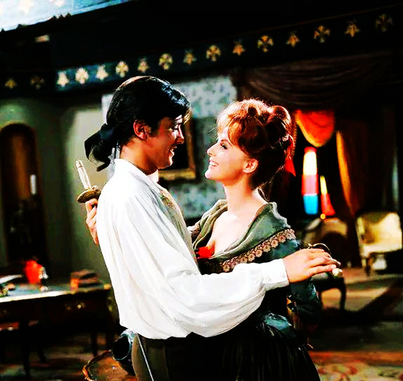 维尔娜·丽丝,意大利1960年代女演员,英俊的脸庞,精致的五官,忧郁的