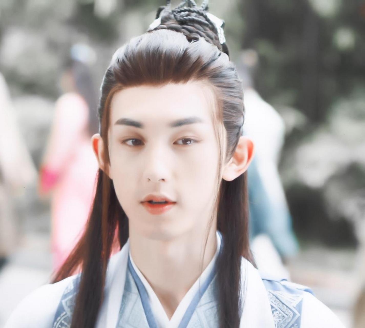 春妖大人自修图×赏图愉快 "我们早就见过面了,在平行时空里"