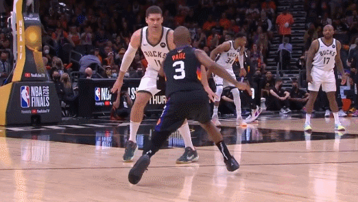 雄鹿球员垫脚已成