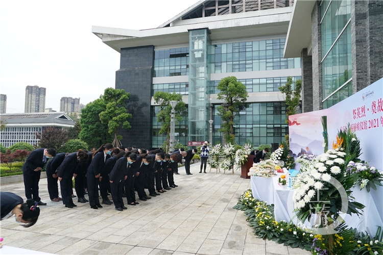 石桥铺殡仪馆下辖三个墓园实行先预约后祭扫