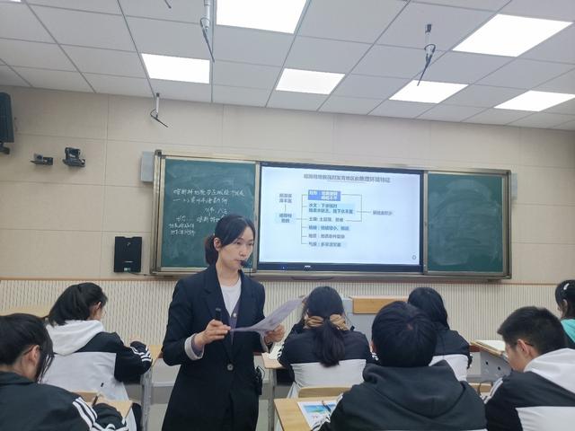 四川省余强名师鼎兴工作室在彭山一中开展2022年送教活动