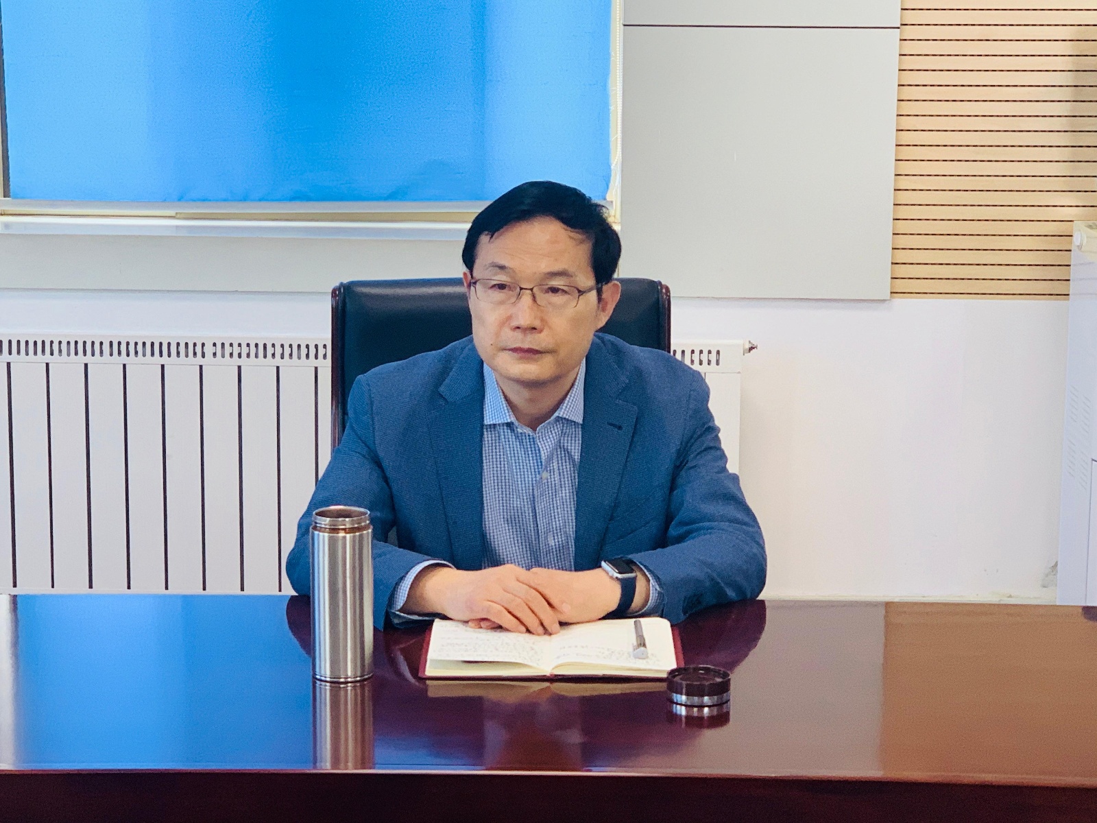 张建德副厅长参加并指导行政许可处 党支部主题党日活动