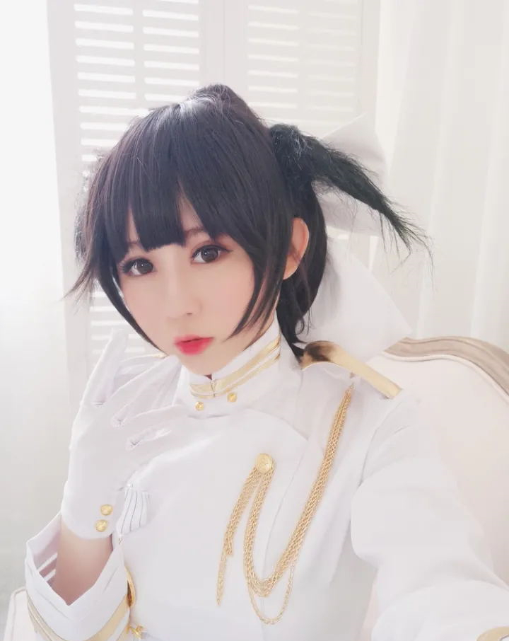 是依酱呀coser图包视频最新合集