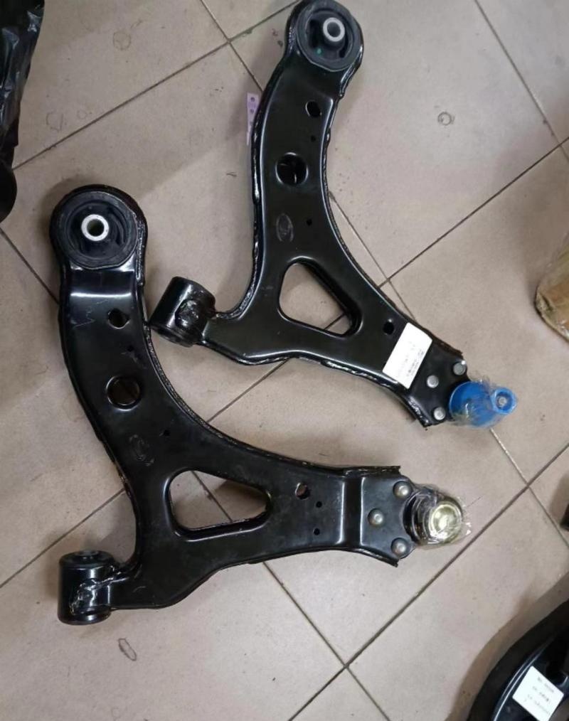HOWO T5 Cab Front Suspension Arm Assembly - OEM: 711-41701-0013