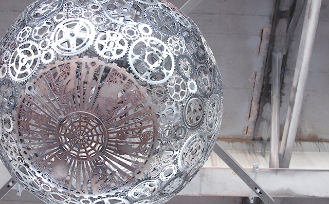 自行车齿轮装置雕塑:城市中的独特艺术体现