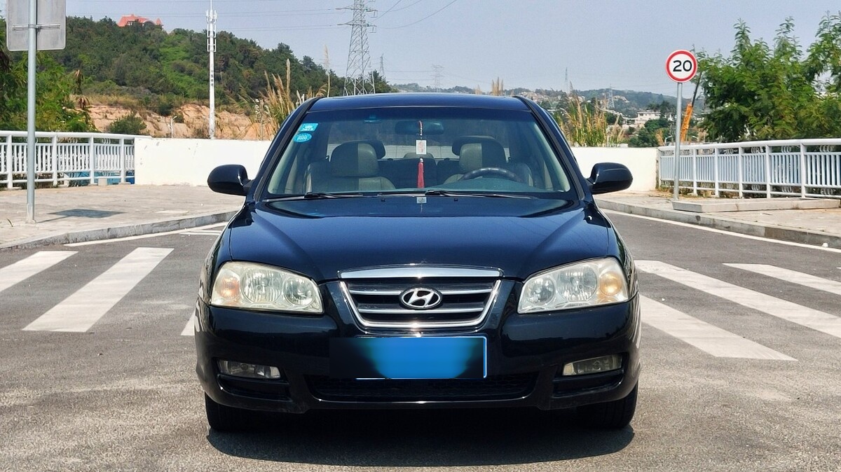 2007年的现代伊兰特作为一款代步车型,其性能依然表现良好,购买起来