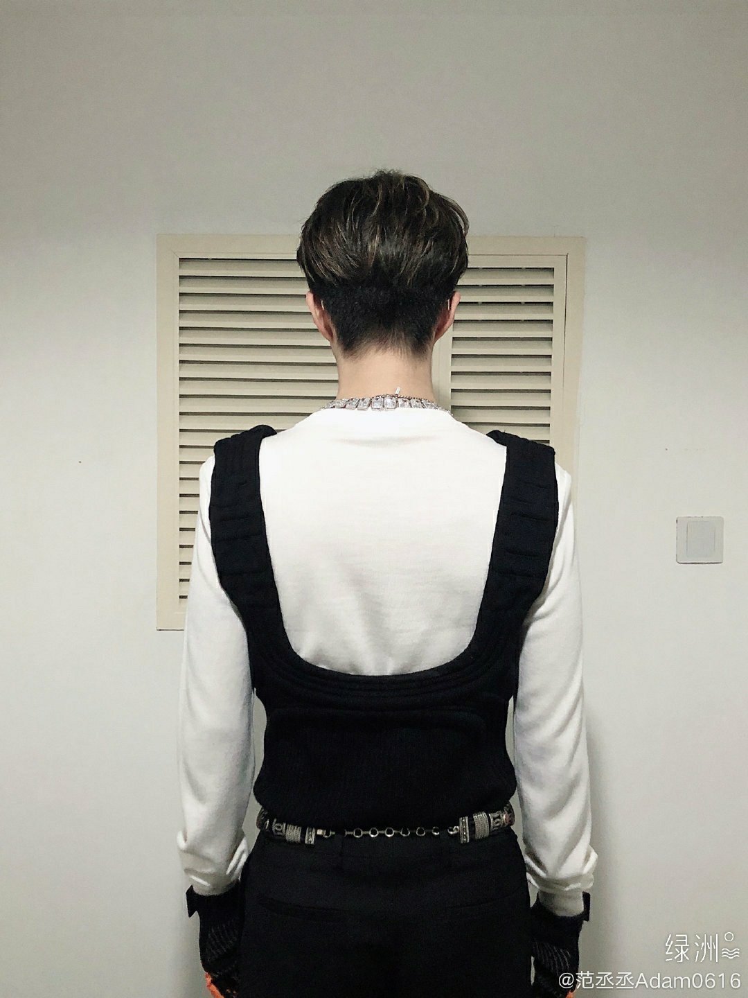 背影照小王子范丞丞第20张背影送达 我们能等到背影存货发完的那一天