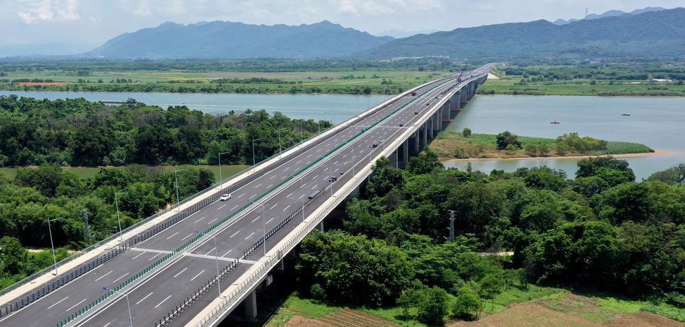 英德市城区北江四桥及省道s292延长线建成通车