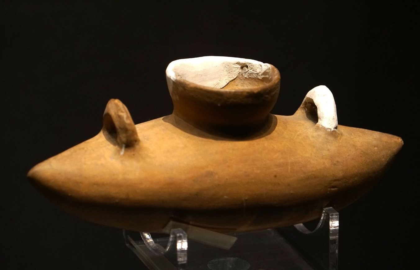 禁止出境文物之"船形彩陶壶"