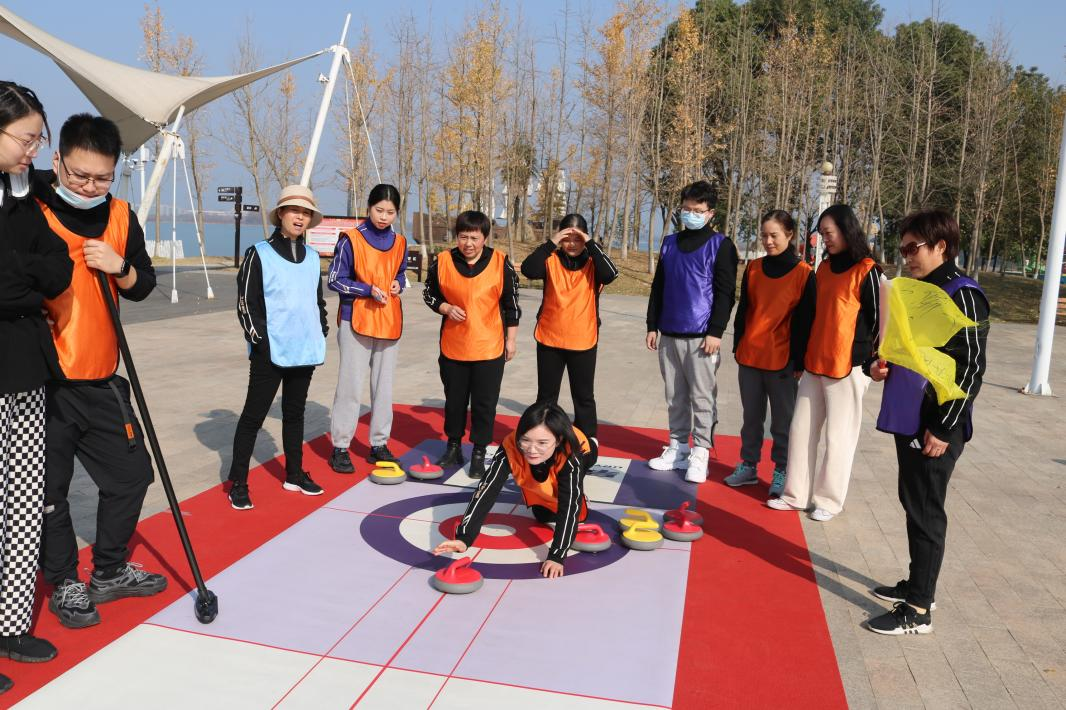 沙洋团建拓展项目——旱地冰壶