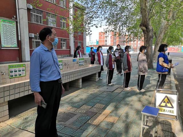 体检不必奔波烦 春风送暖入校园—濮阳市油田三高高考体检掠影