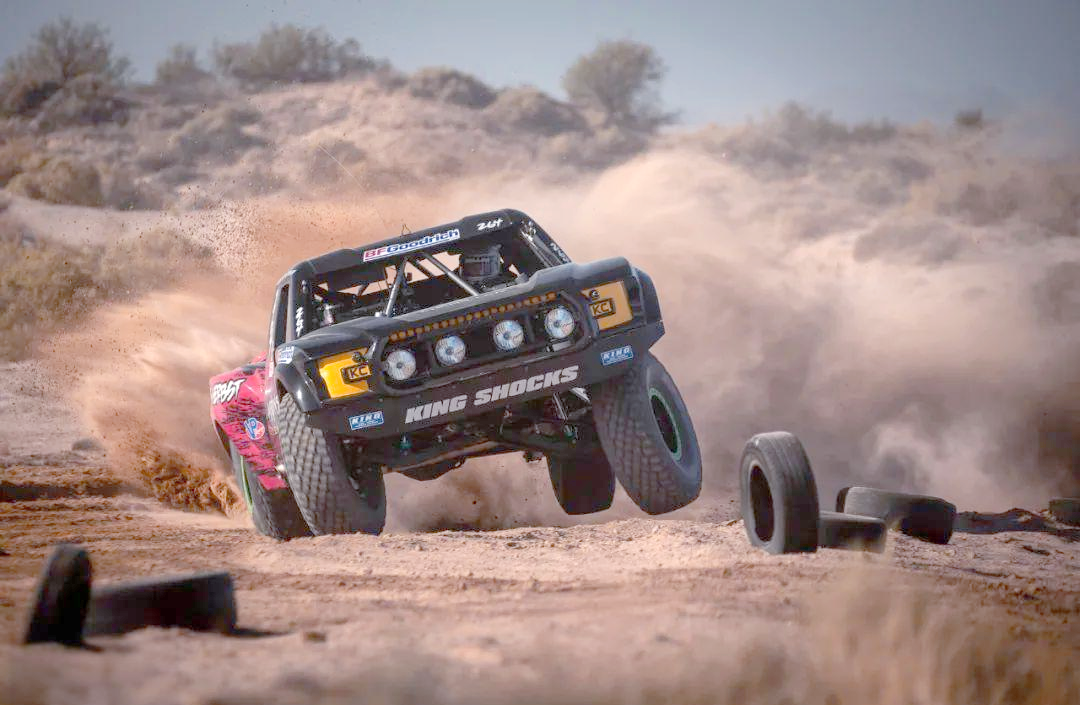 奖杯卡车:越野巅峰的"终极座驾",百公里油耗惊人