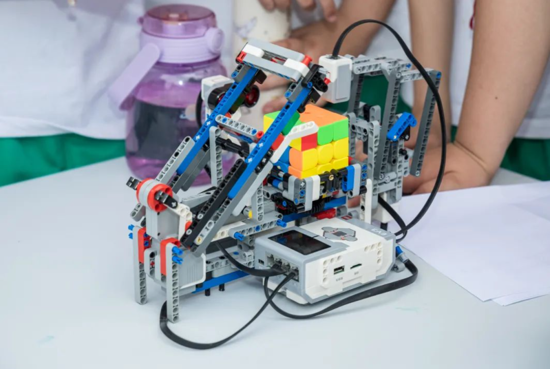 办了20年,每年上千小学生报名,杭州这所民办中学今夏又有大动作