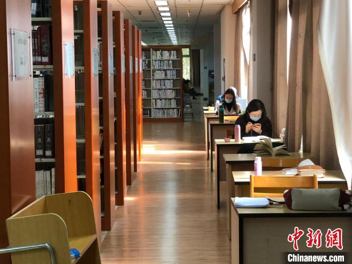 杭州师范大学图书馆（杭州师范大学图书馆雇用
）《杭州师范大学的图书馆》