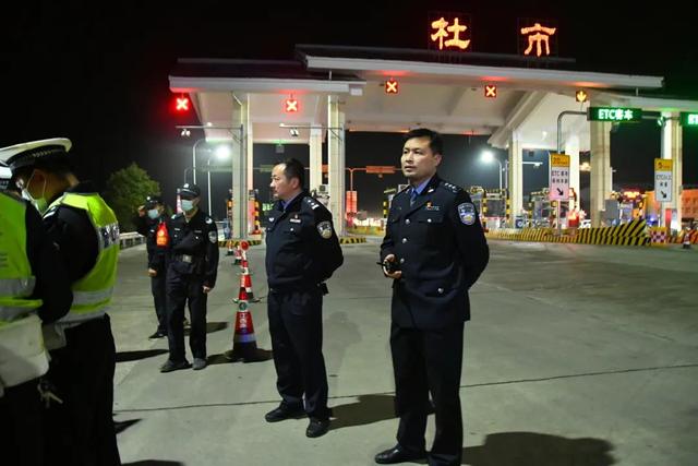守护春节平安祥和!丰城公安大批警力连夜出动