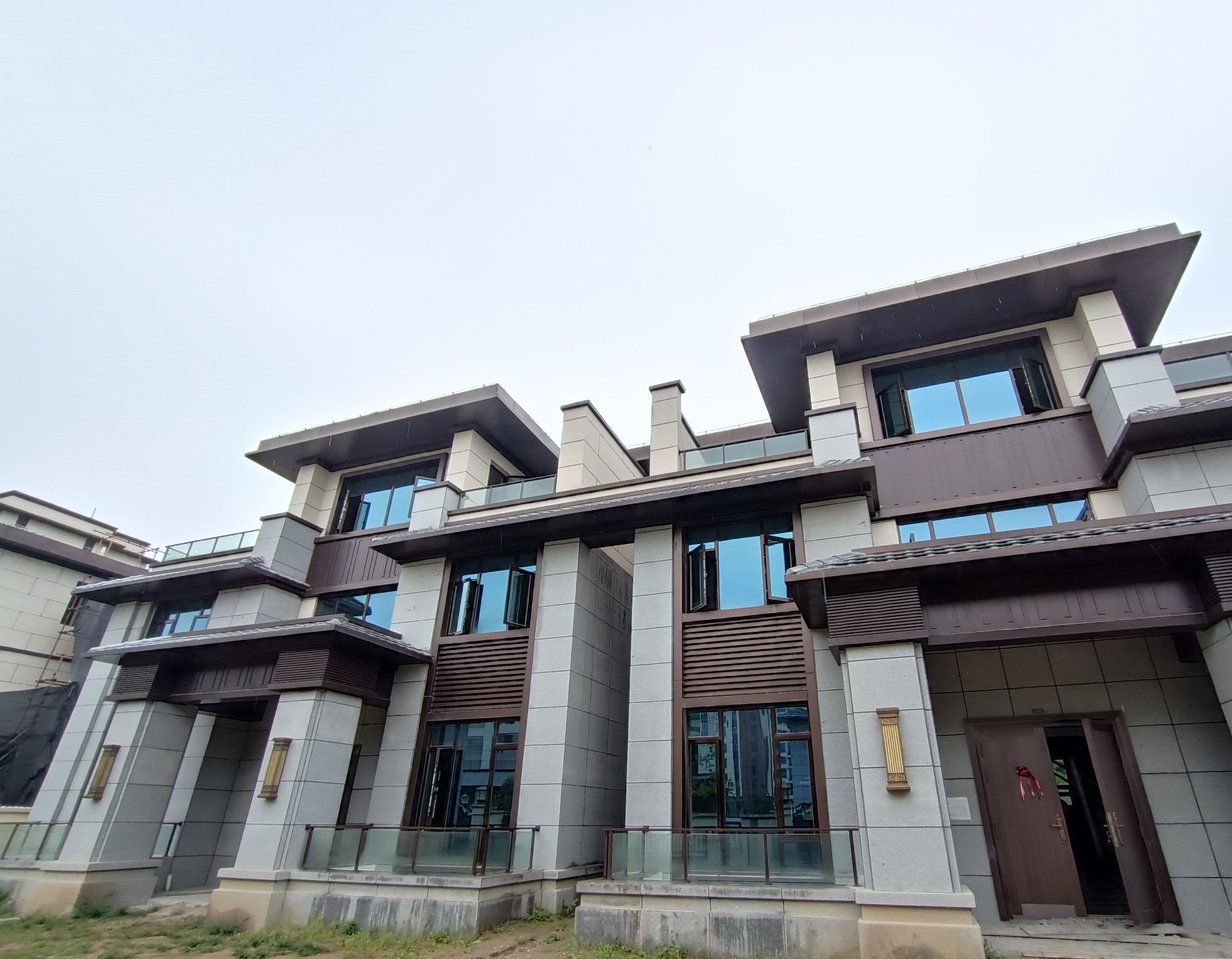 庞公别苑1000㎡两套别墅探访