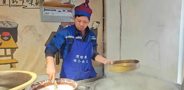 薄如蝉翼!濮阳女孩专注非遗美食,被称为"粉皮西施"