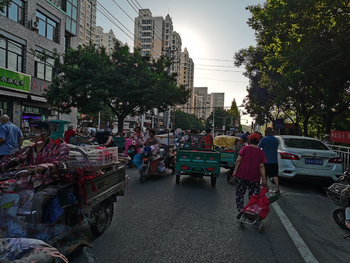 济宁一早市嘈杂扰民,被投诉,你觉得早市应该保留还是取消!