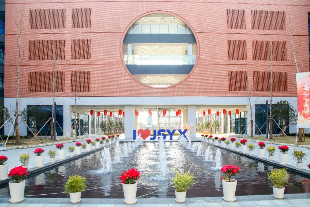 涉及农民相对集中居住,新建道路,学校建设等,2024年南翔镇实事项目