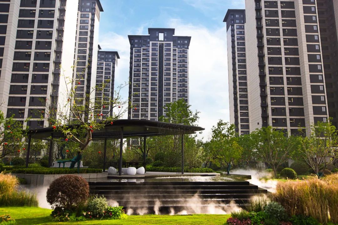 1-10月正弘累计交9项目6360套房,信阳正弘新城壹号院提前246天交付刷