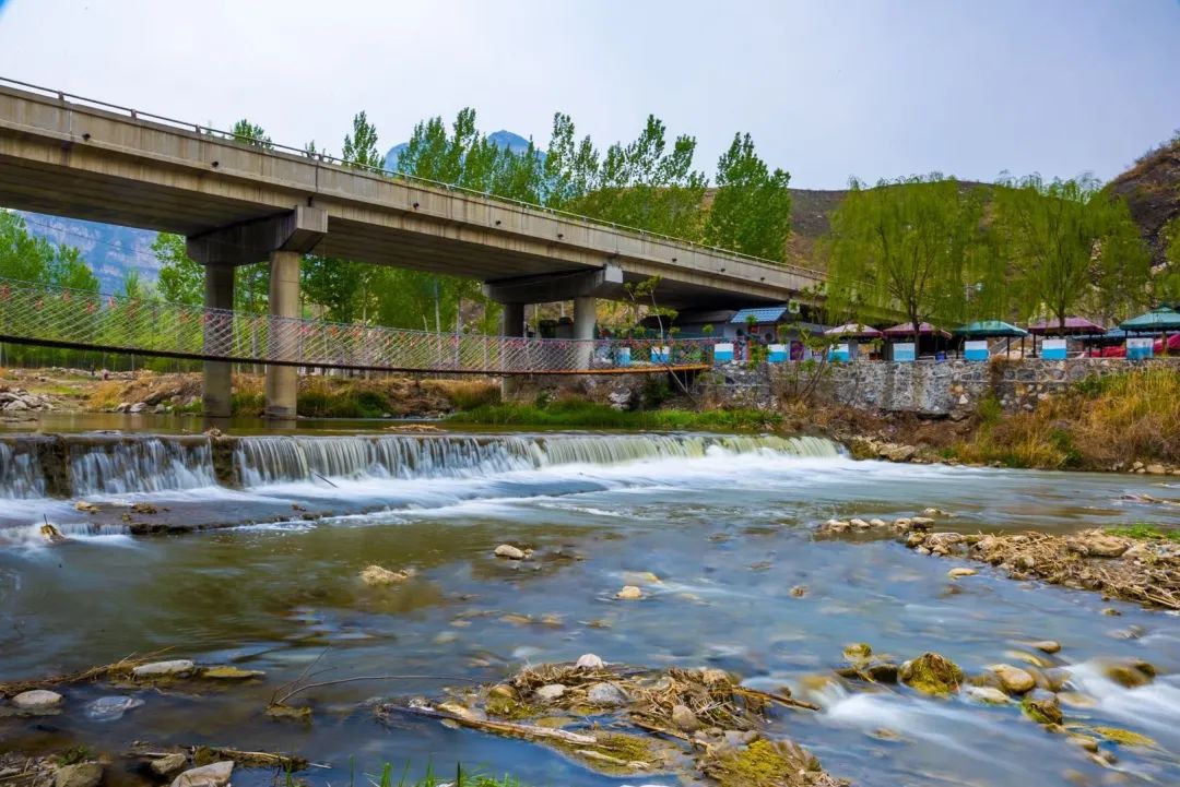 保定向西,有一处唐河三瀑