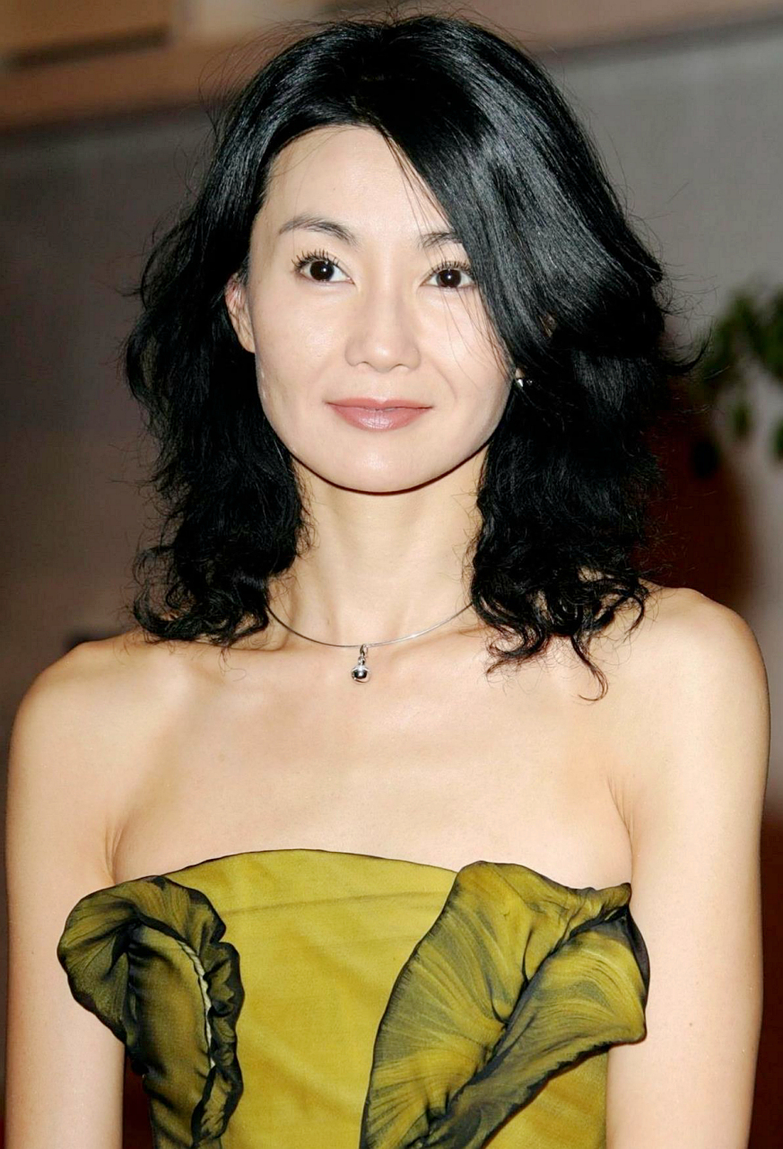 2007年戛纳,张曼玉作为评委身着纪梵希高级定制礼服出席戛纳电影节