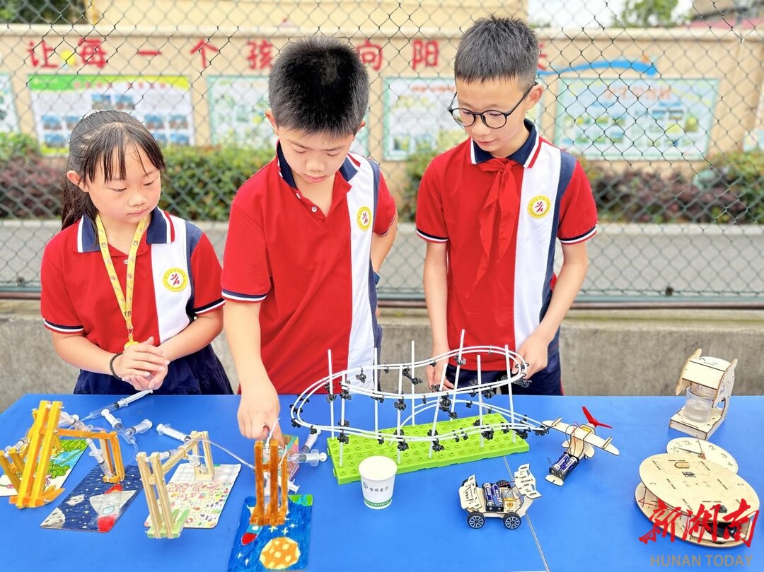 渌口区育红小学举行"六一"庆祝活动暨"新时代好少年"颁奖典礼