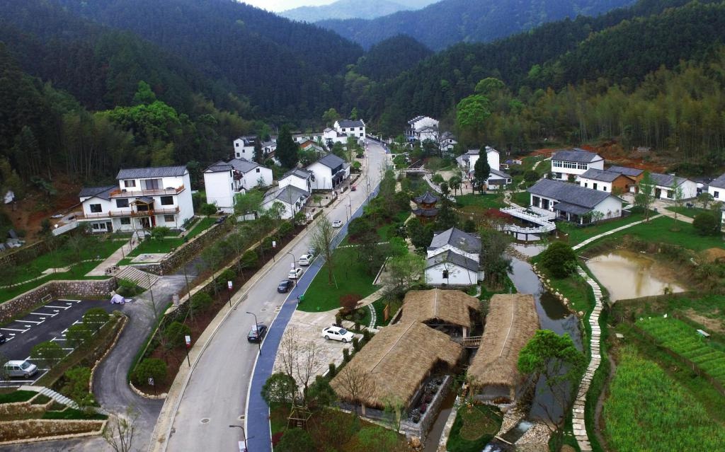 鹰潭一农村公路入选全国"十大最美农村路",它最美在哪?