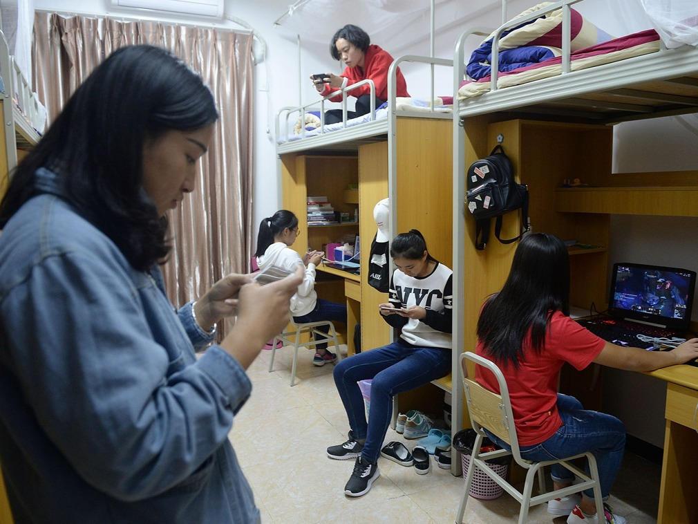 大学宿舍让人讨厌的行为排行榜,带饭只是"青铜",剩下的更厌烦