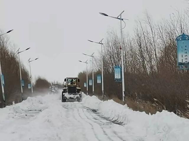 奈曼旗各地各部门持续清雪中