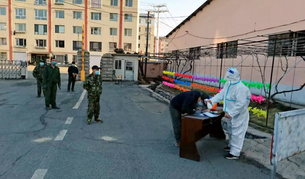 林场里面复工忙,白石山林业局黑木耳生产有序推进