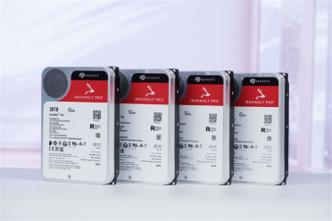 4盘RAID 0读写超1100MB/s！希捷酷狼Pro 30TB HAMR硬盘首发评测