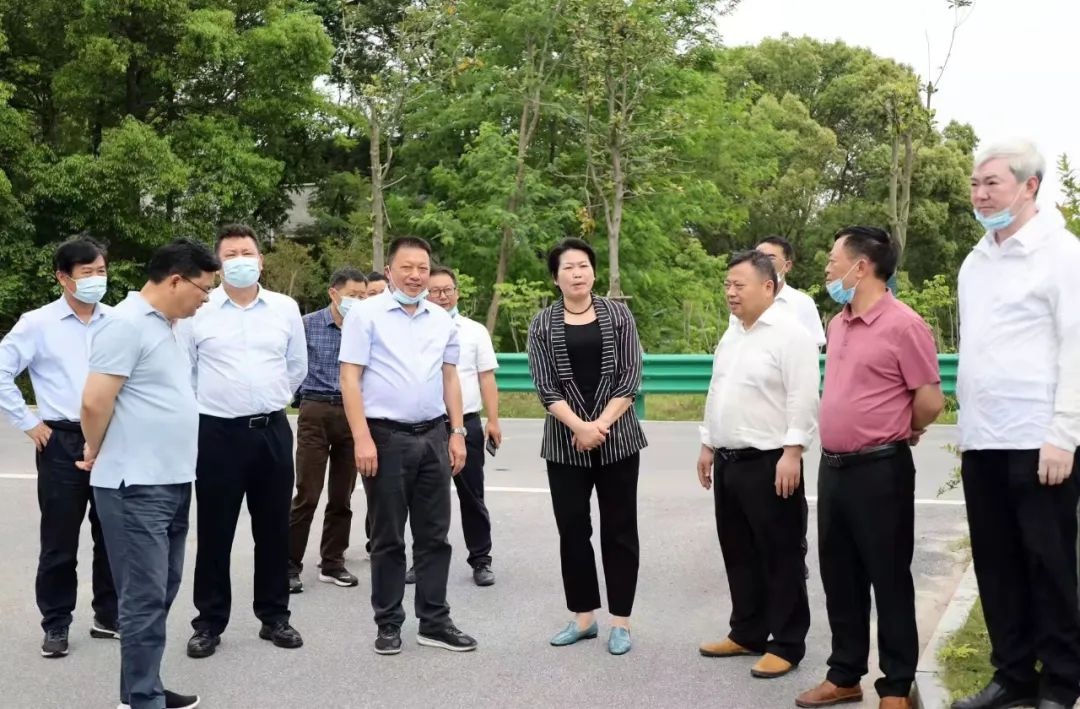 谭海华赴通城县开展巡林调研