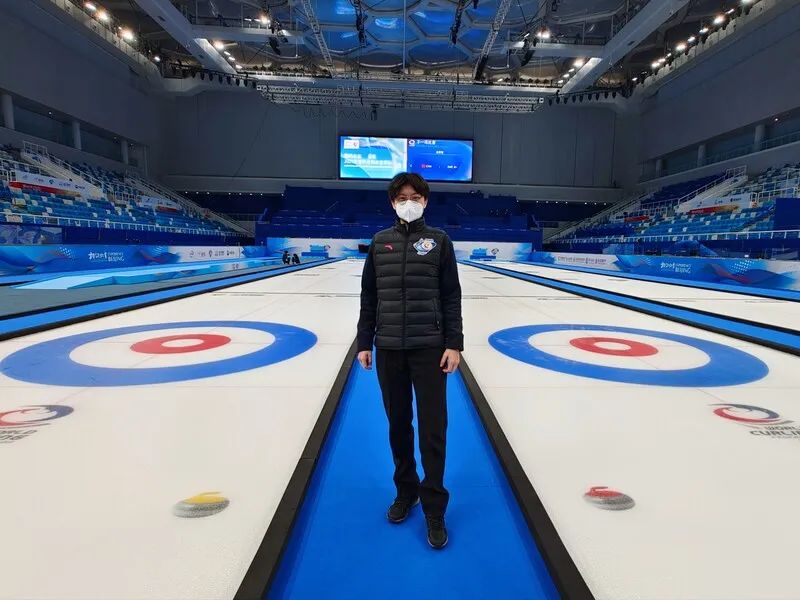 从冰壶小白到冬奥会裁判,徐汇教练员王珏的冰壶奇缘