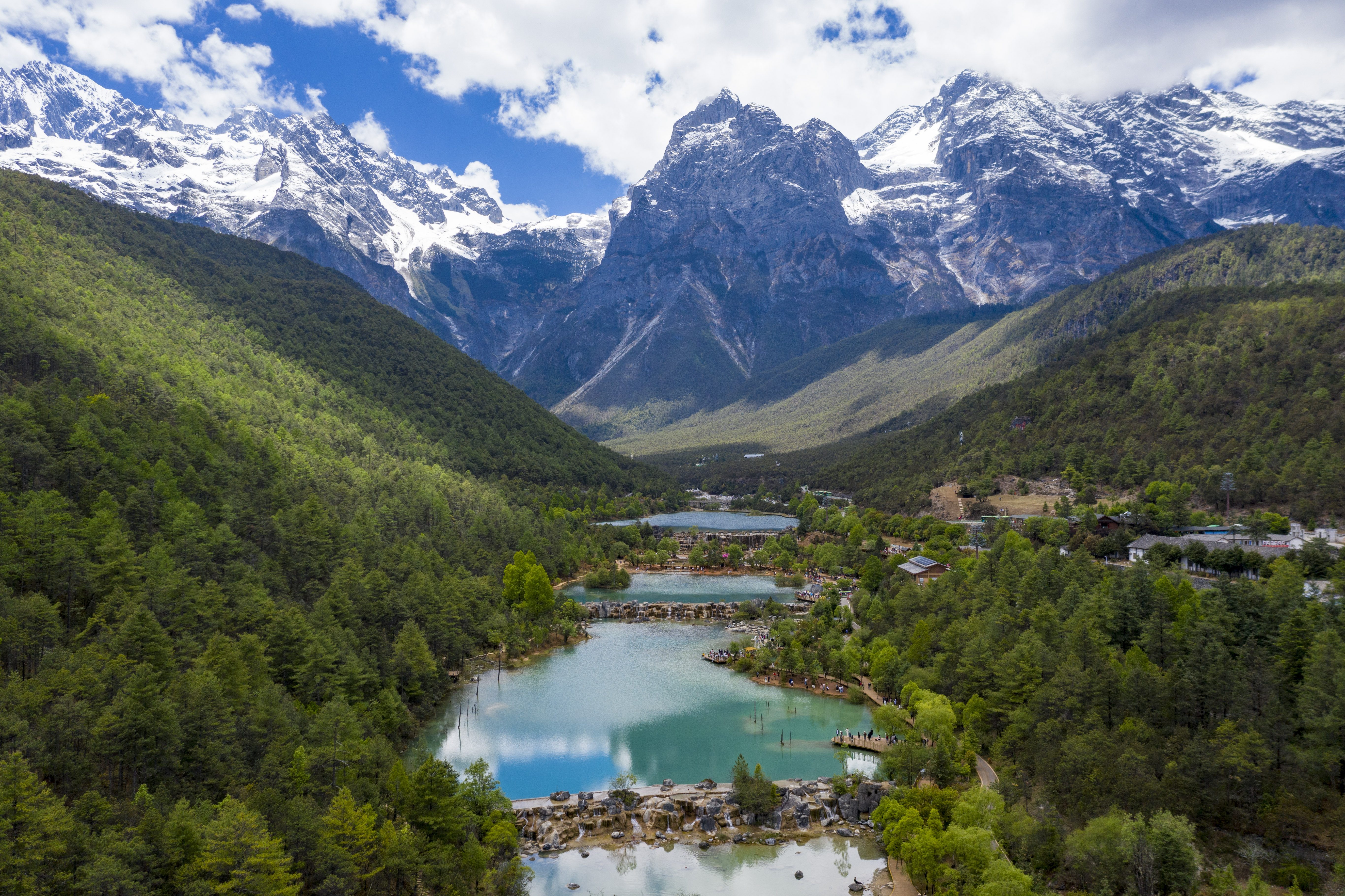 社会玉龙雪山景区开启夏日旅游季