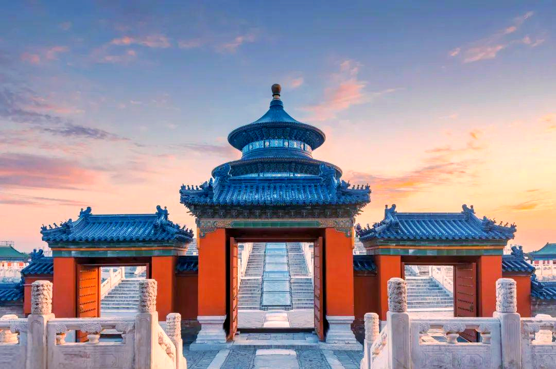 中国古建筑的中轴对称之美及其文化影响