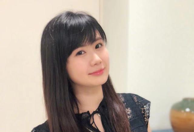 福原爱湿身湘水豪华酒店玩乐,丰腴身材泳衣引注目,与男友国外游