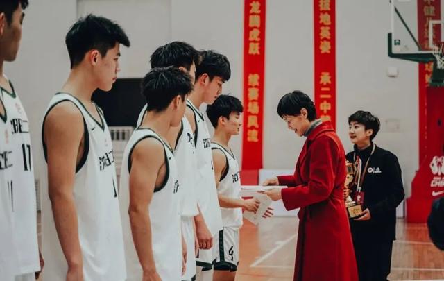 沈阳二中男篮喜获耐克中国高中联赛辽宁赛区冠军
